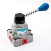 Load image into Gallery viewer, 【肇庆方大厂家】QSR2系列水平旋转手柄式换向阀手动阀气阀气动阀  '[Zhaoqing Fangda Manufacturer] QSR2 series horizontal rotary handle directional valve manual valve pneumatic valve'
